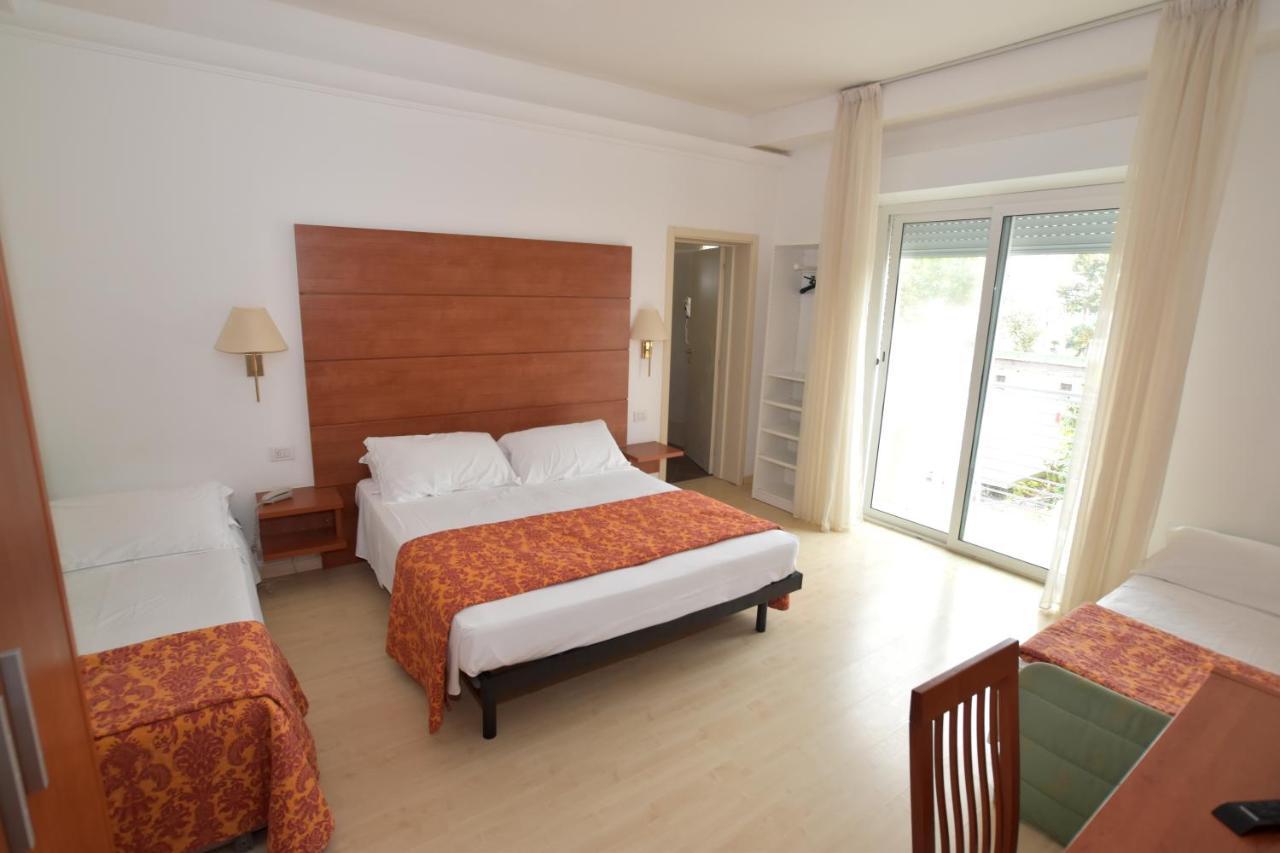 Hotel Villa Del Parco Rimini Extérieur photo