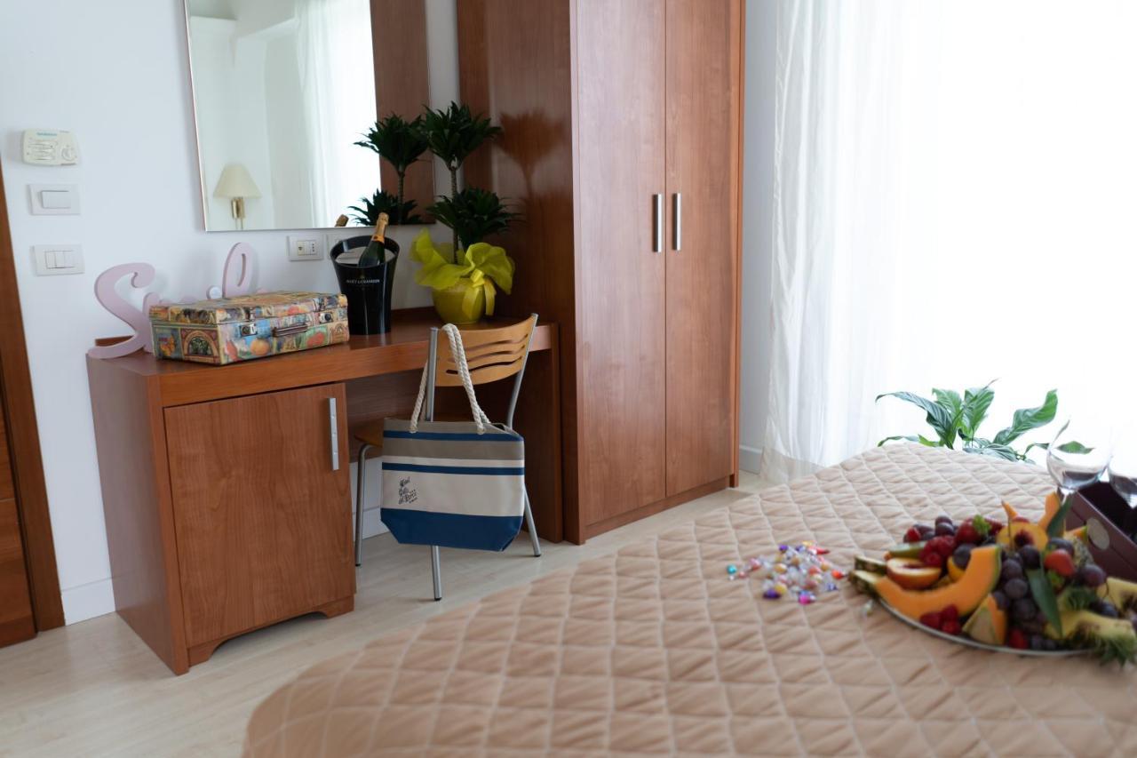 Hotel Villa Del Parco Rimini Extérieur photo