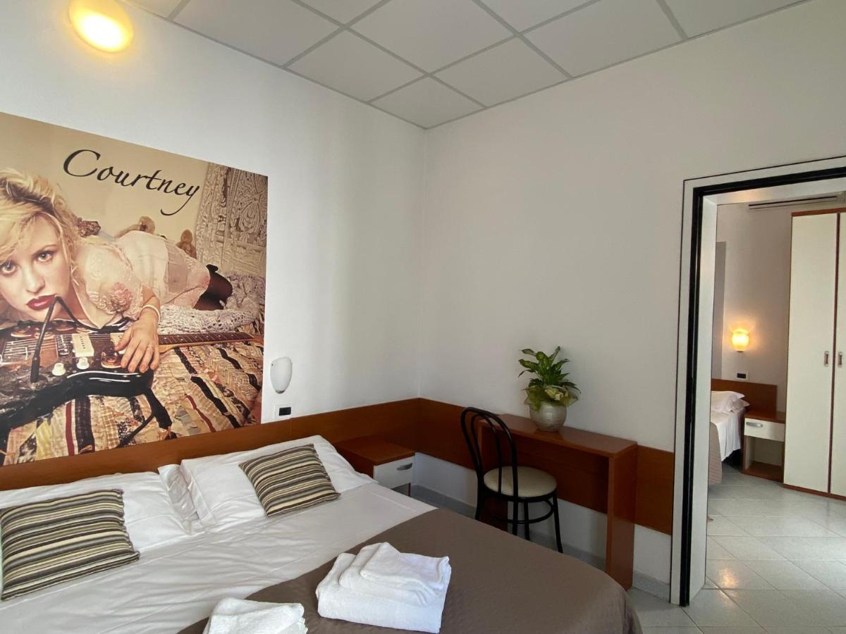 Hotel Villa Del Parco Rimini Extérieur photo