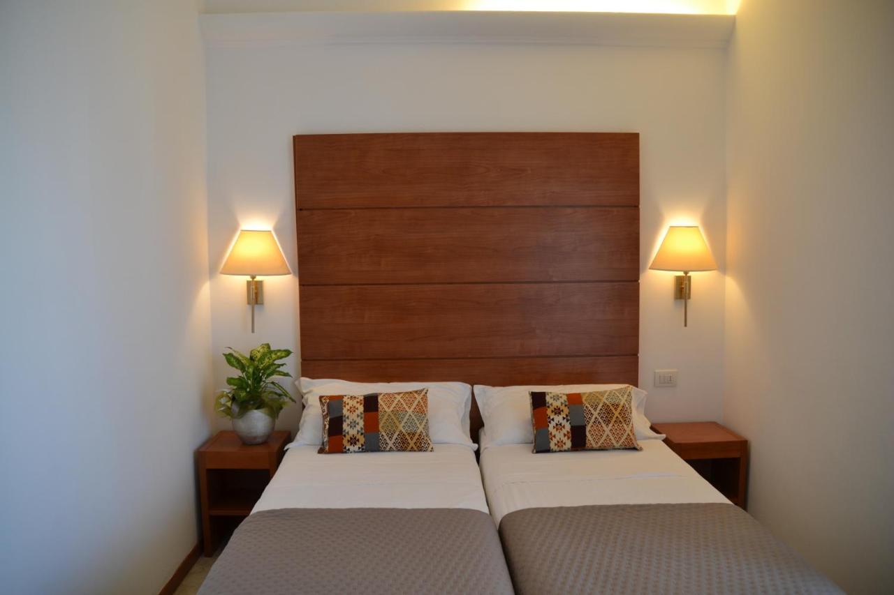 Hotel Villa Del Parco Rimini Extérieur photo