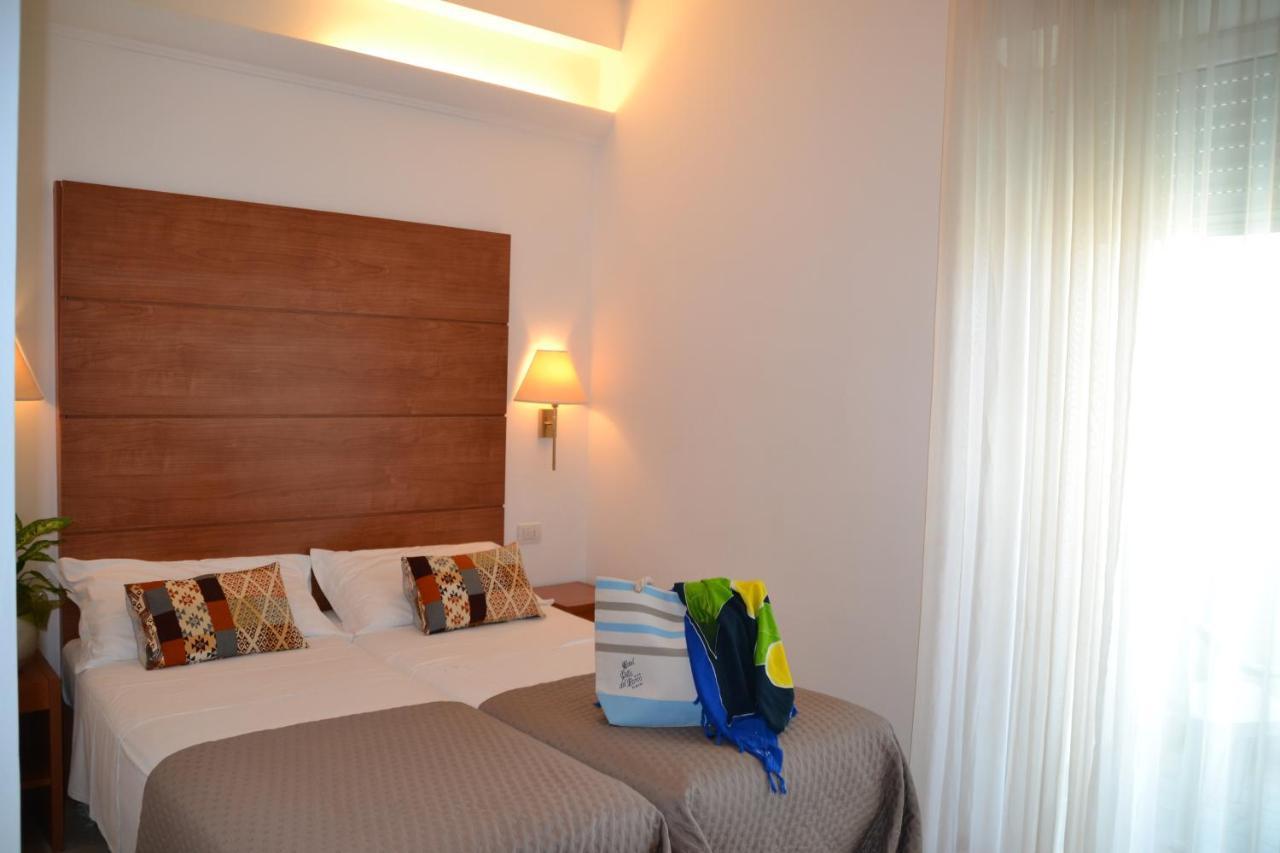 Hotel Villa Del Parco Rimini Extérieur photo