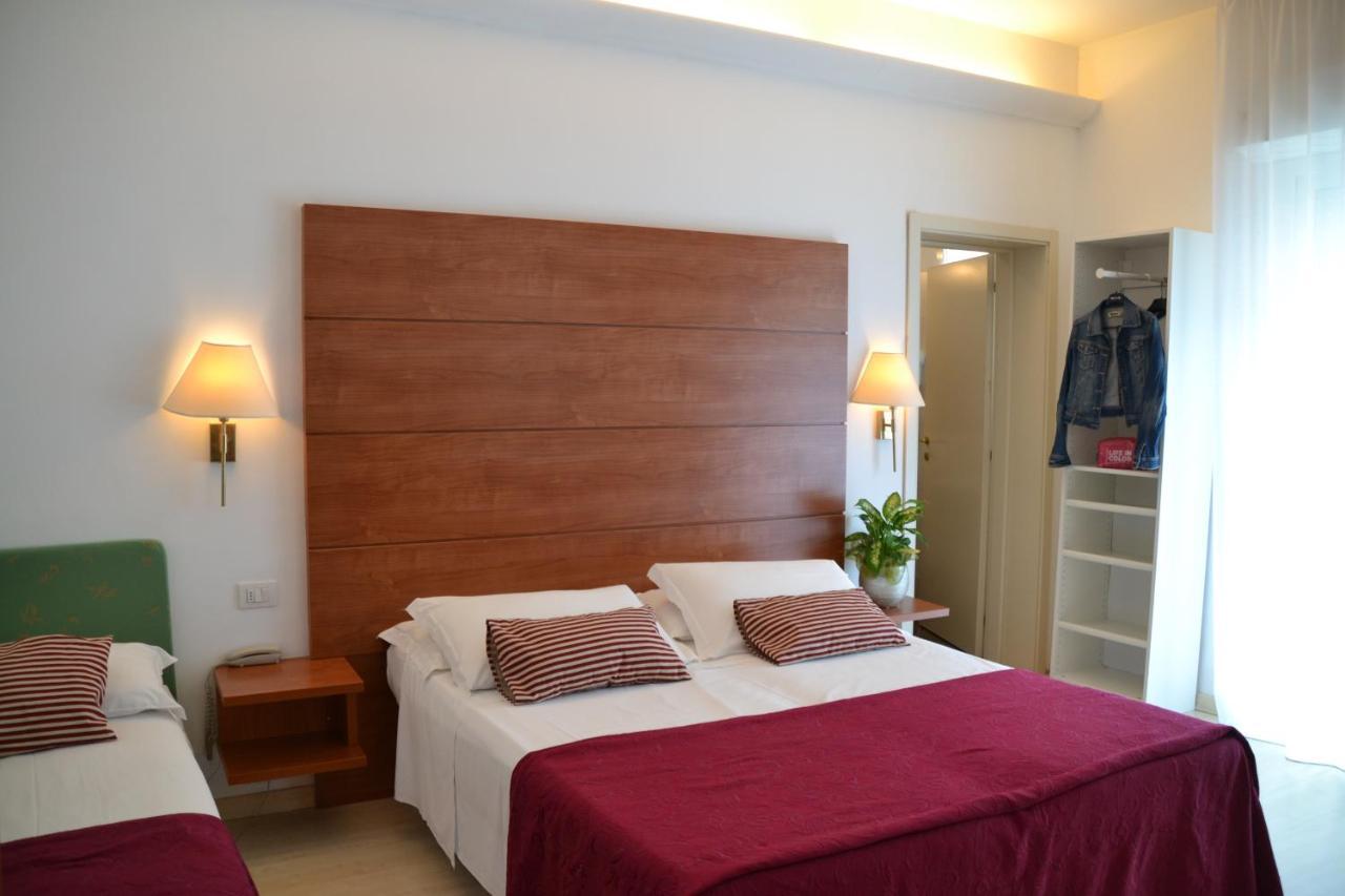 Hotel Villa Del Parco Rimini Extérieur photo