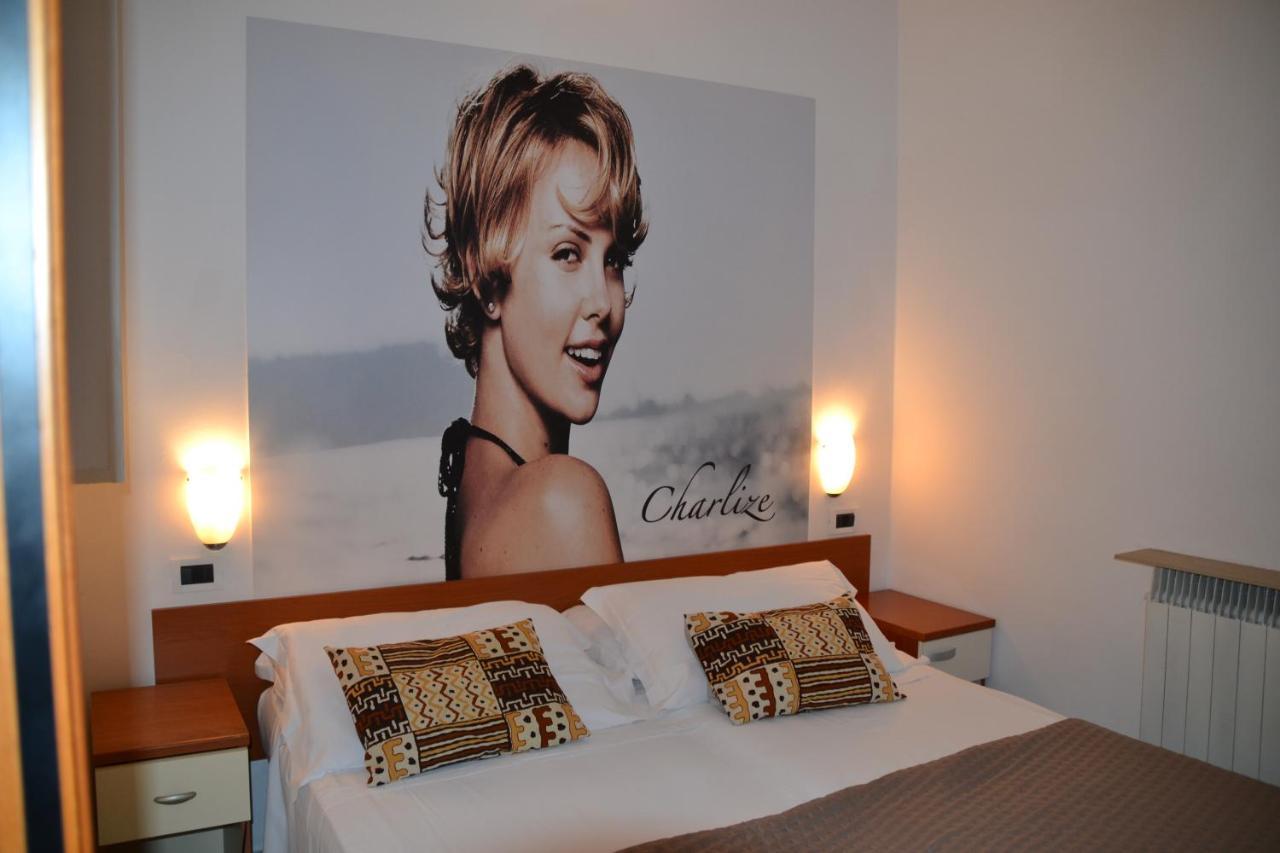 Hotel Villa Del Parco Rimini Extérieur photo
