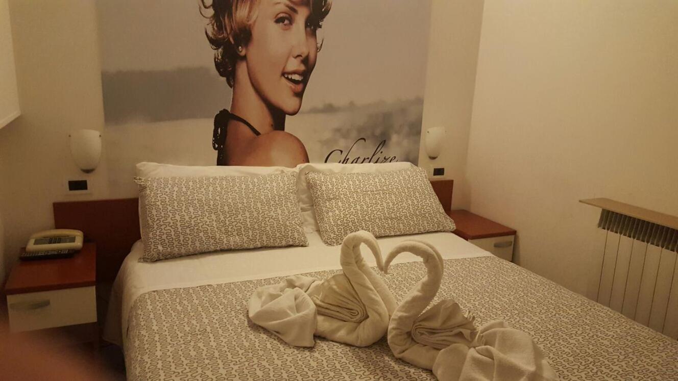Hotel Villa Del Parco Rimini Extérieur photo