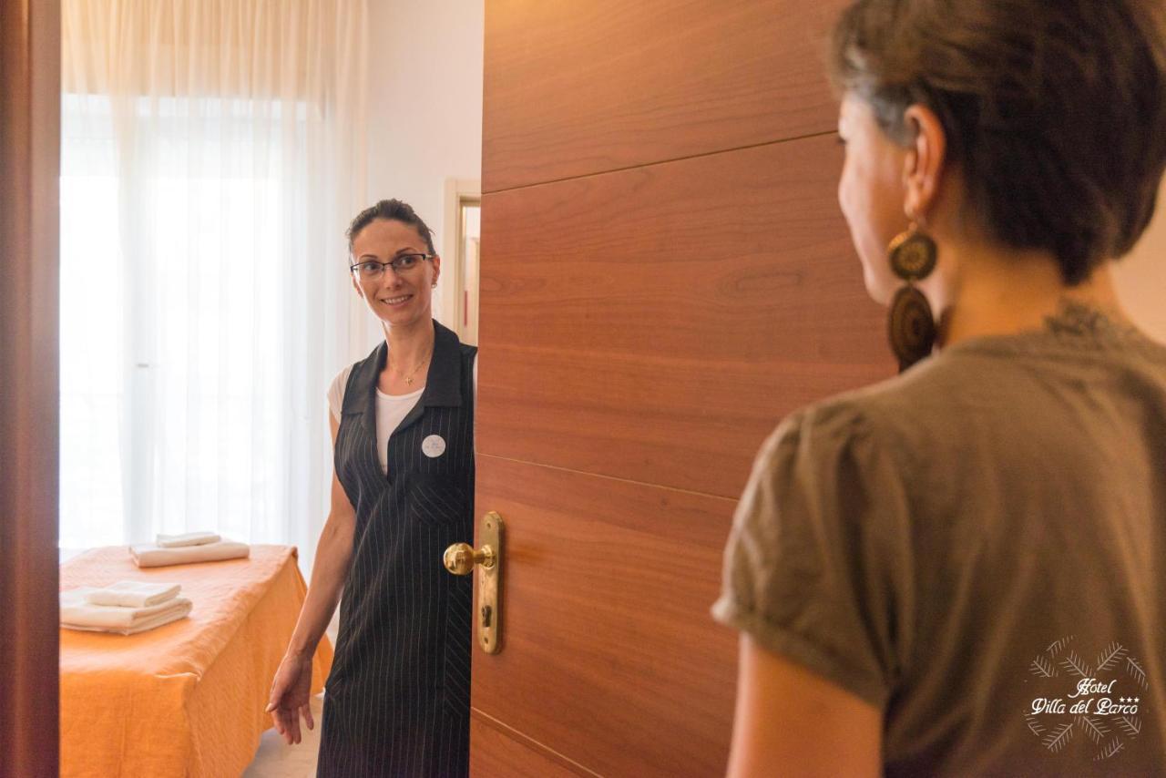 Hotel Villa Del Parco Rimini Extérieur photo